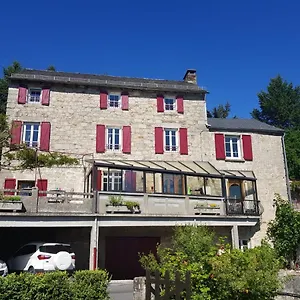 La Pierre Pointue Couette-café